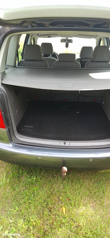 Volkswagen Touran 2.0 TDI DPF Trendline - 8