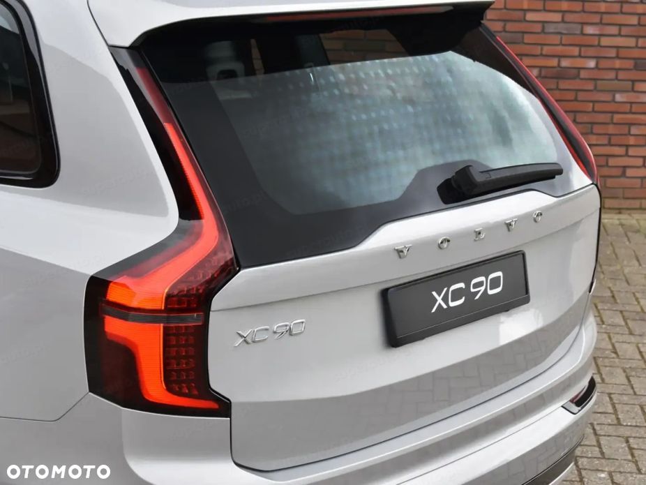 Volvo XC 90 B5 B AWD Ultra Dark 7os - 23