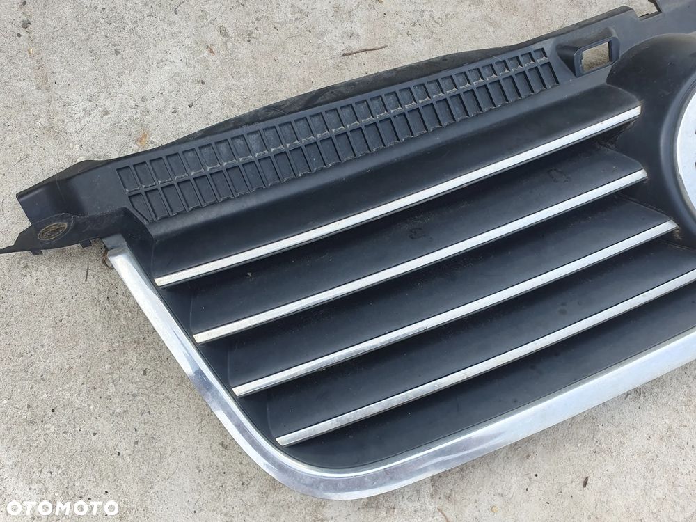 Maskownica / Grill / Atrapa chłodnicy VW PASSAT B5 LIFT  3B0853651L - 2