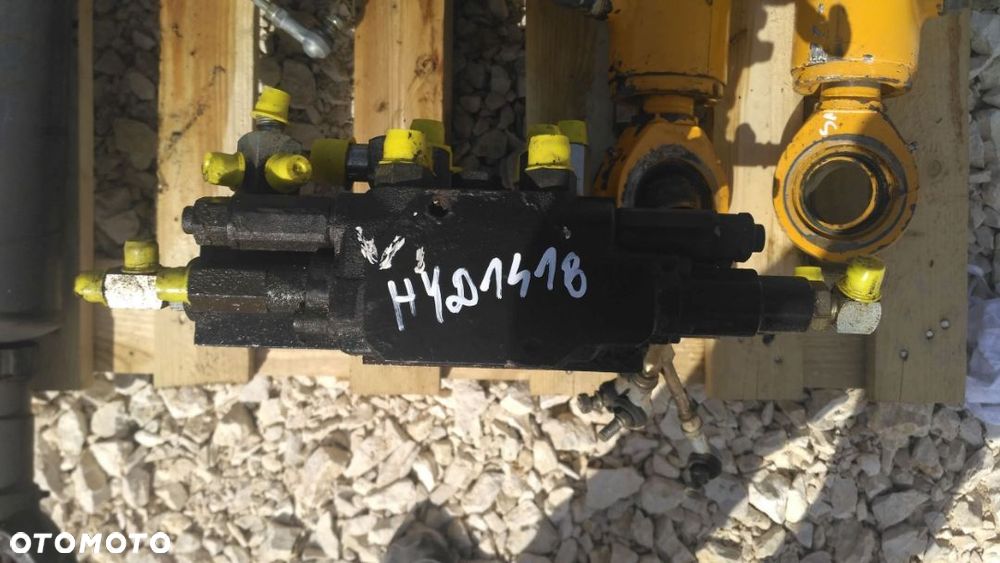 Rozdzielacz hydrauliczny Rexroth 172481- 74101, Ey31003 Yanmar ViO 20 25 - 2