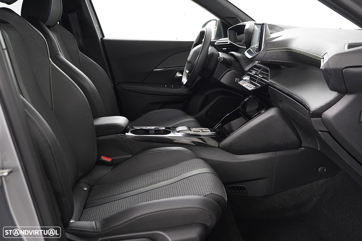 Peugeot e-2008 50 kWh GT - 23