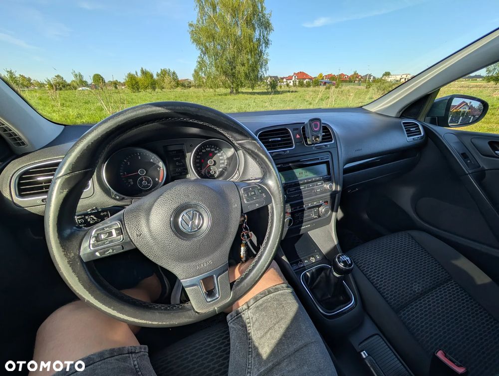 Volkswagen Golf - 10