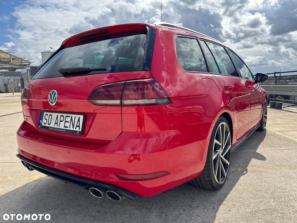 Volkswagen Golf - 10