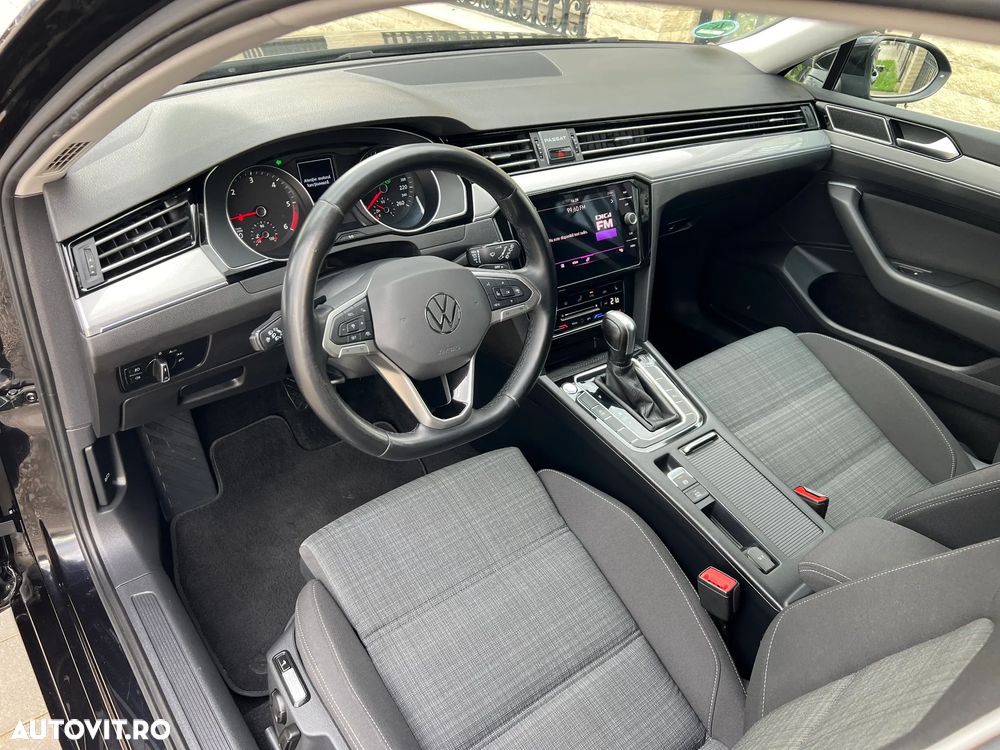 Volkswagen Passat 2.0 TDI SCR DSG Comfortline - 12