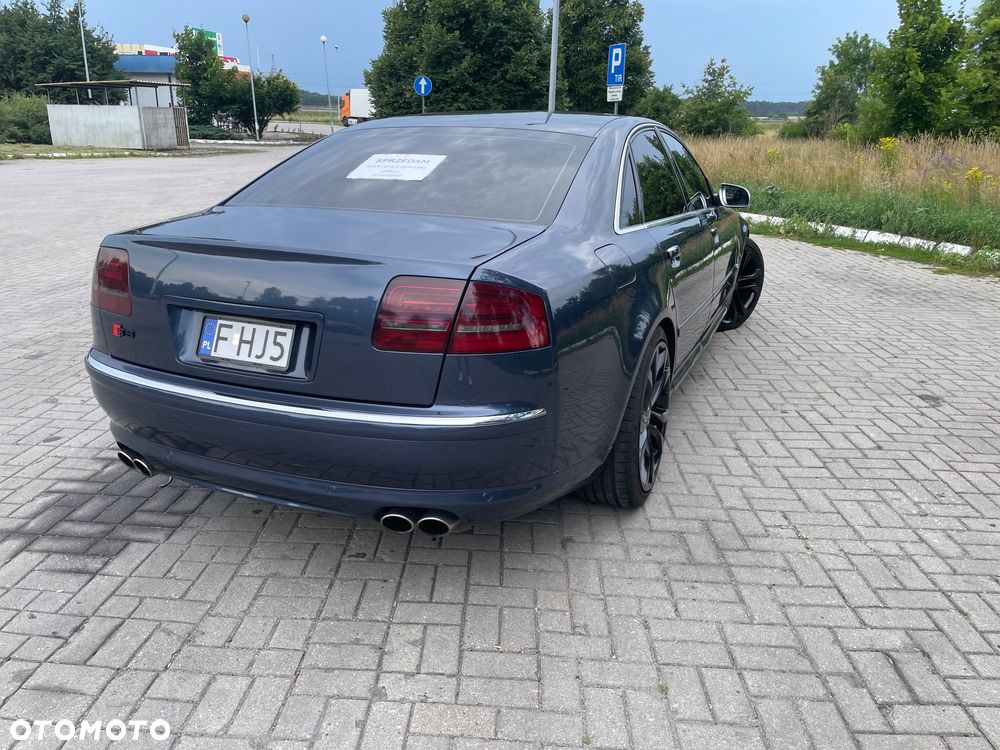 Audi A8 4.2 Quattro - 6