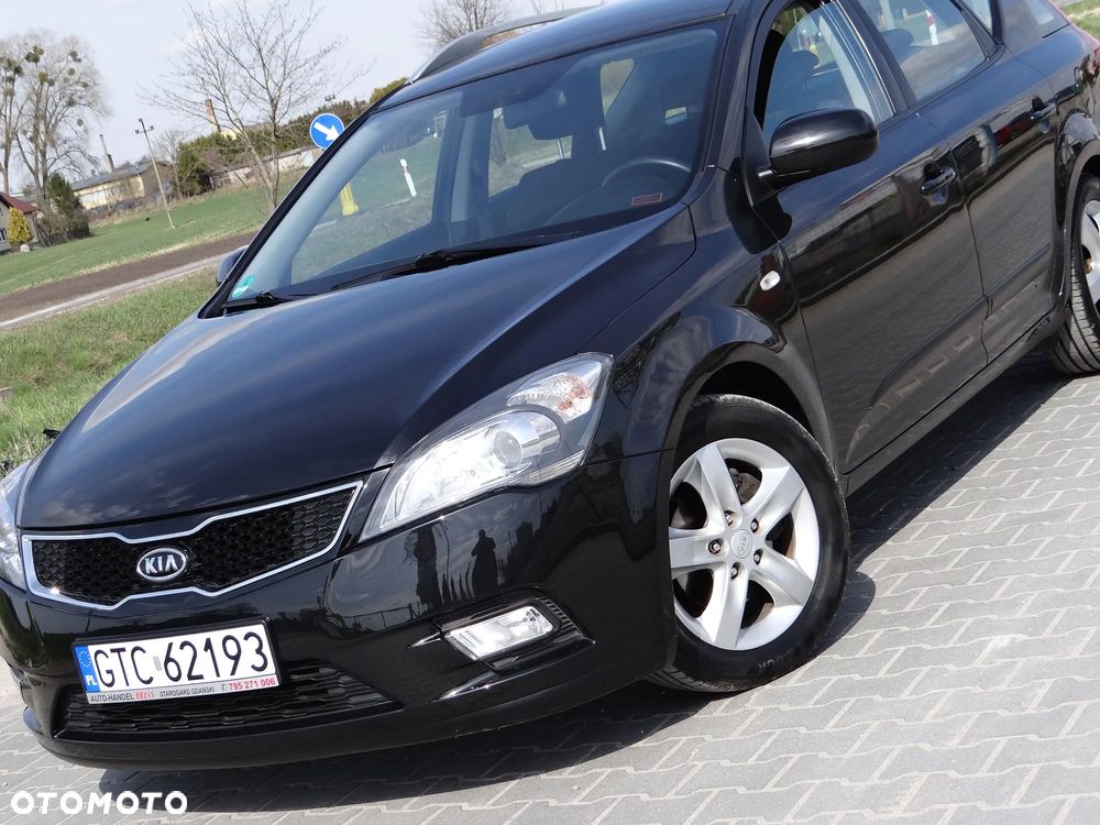 Kia Ceed - 16