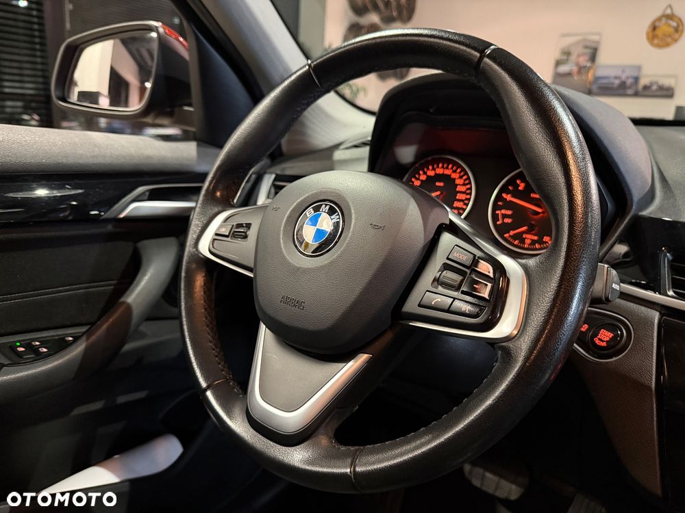 BMW X1 sDrive18i Advantage - 12