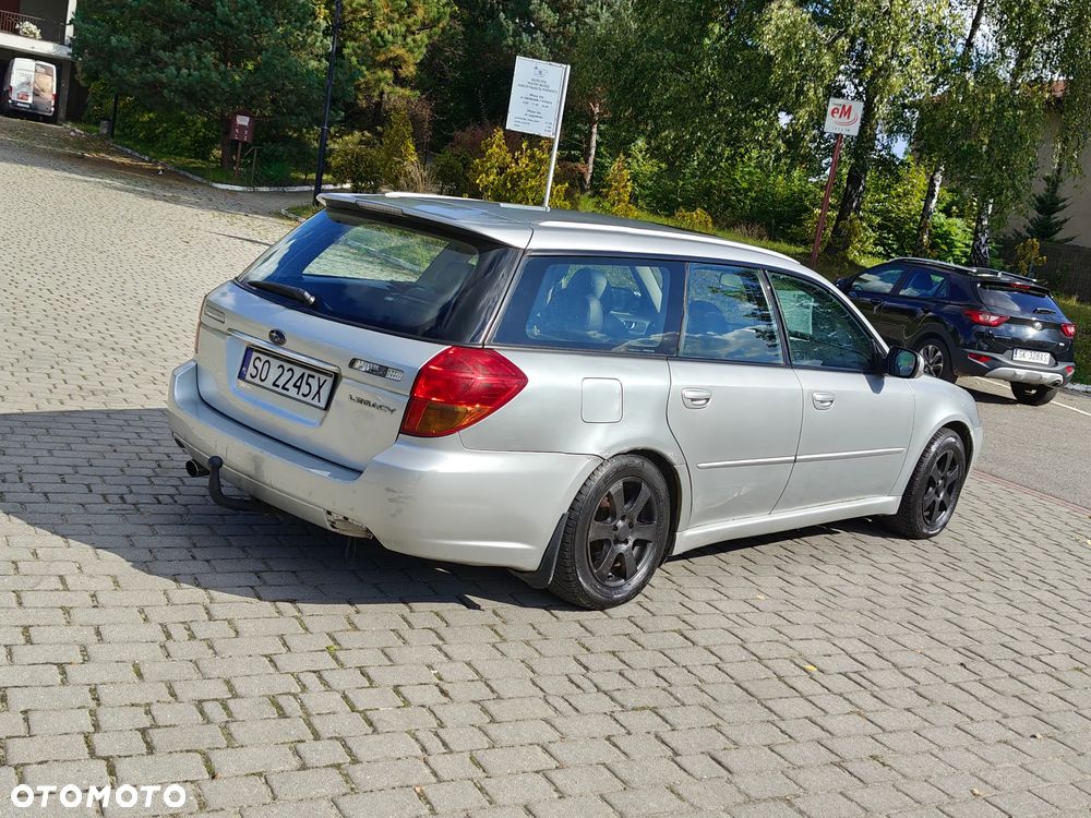 Subaru Legacy Kombi 2.0 4WD - 33