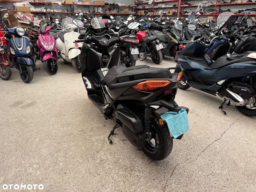 Yamaha X-max - 5