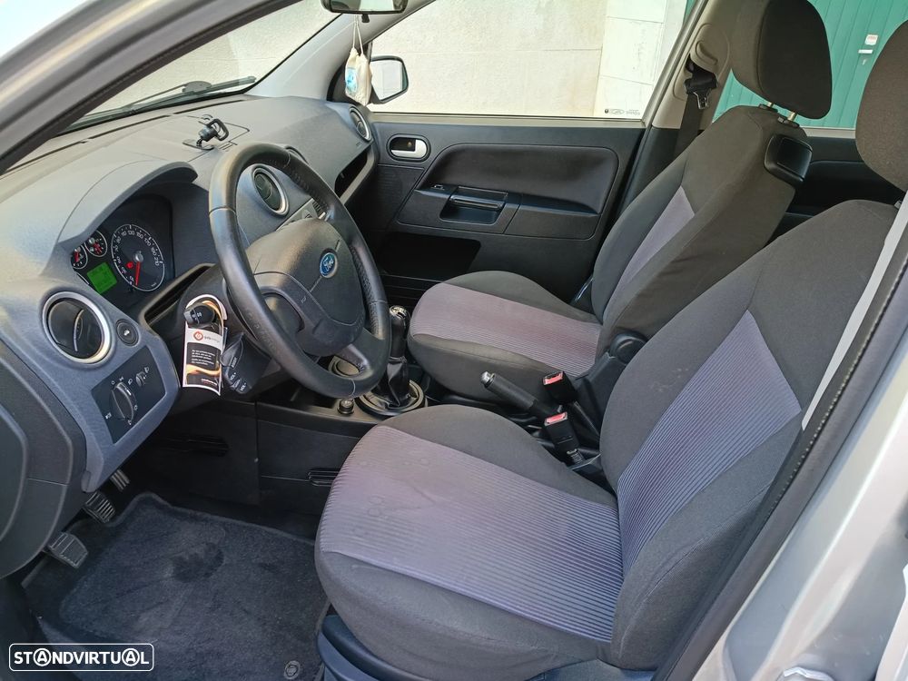 Ford Fusion 1.25 + - 10