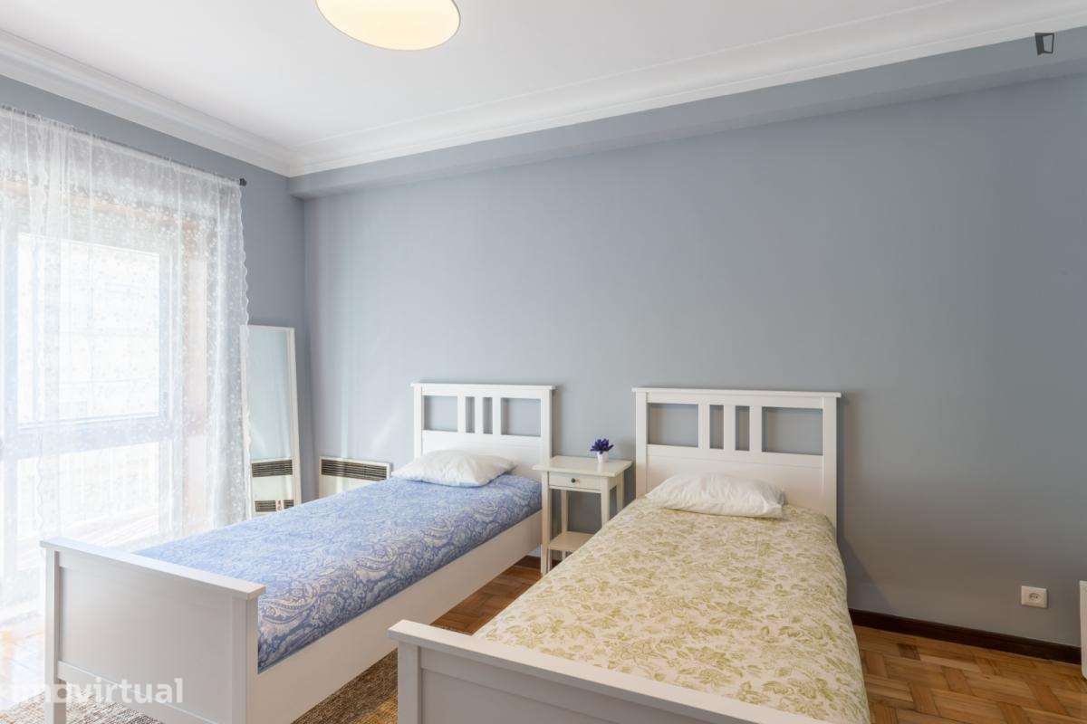 Quarto - localizado em Paranhos Porto - Grande imagem: 4/17