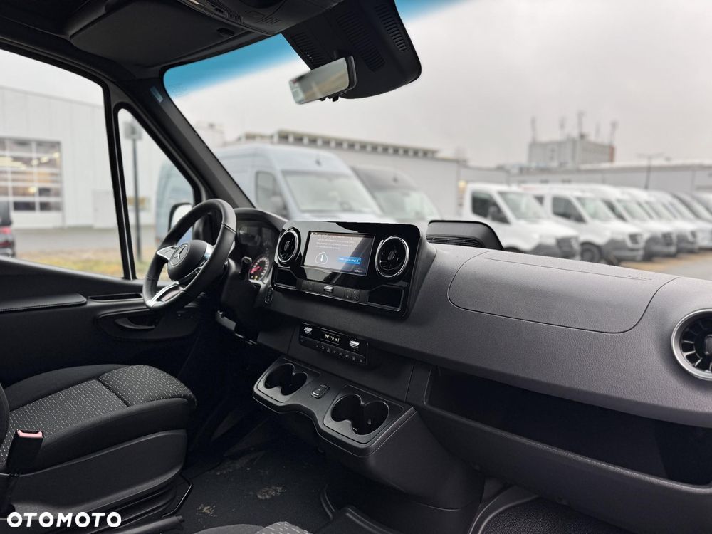 Mercedes-Benz Sprinter - 9