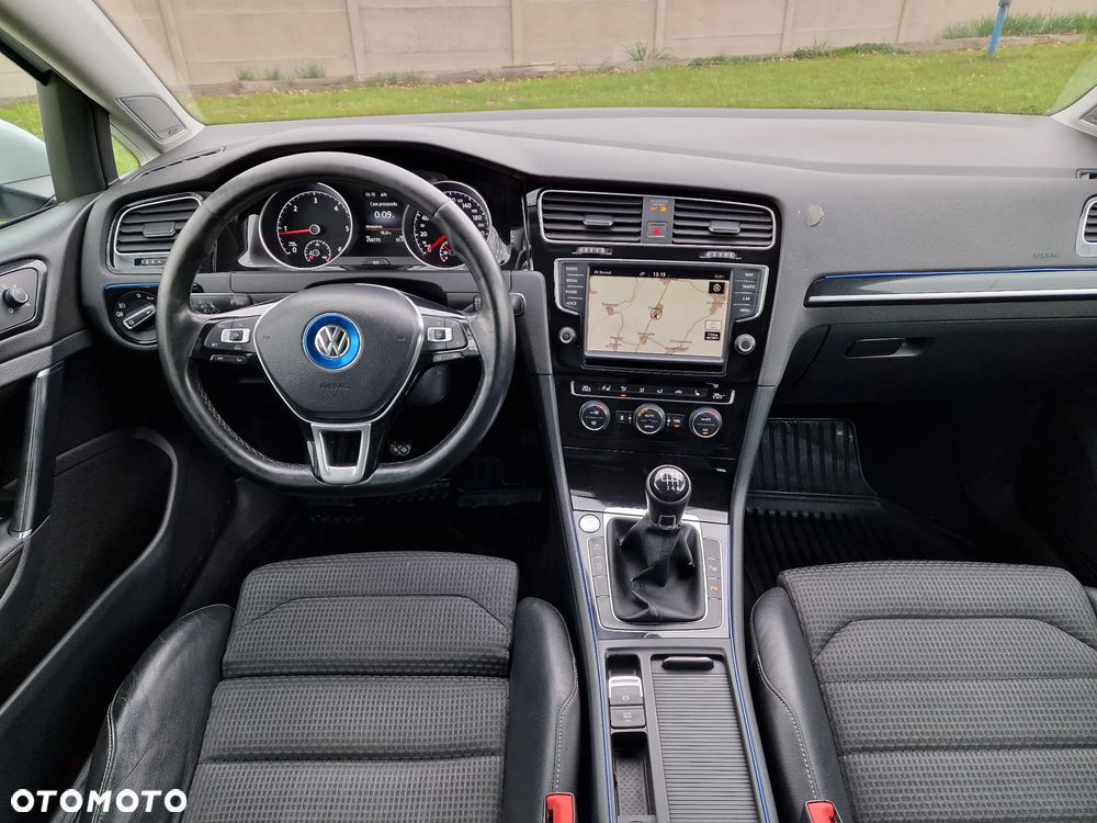 Volkswagen Golf 2.0 TDI (BlueMotion Technology) Highline - 25