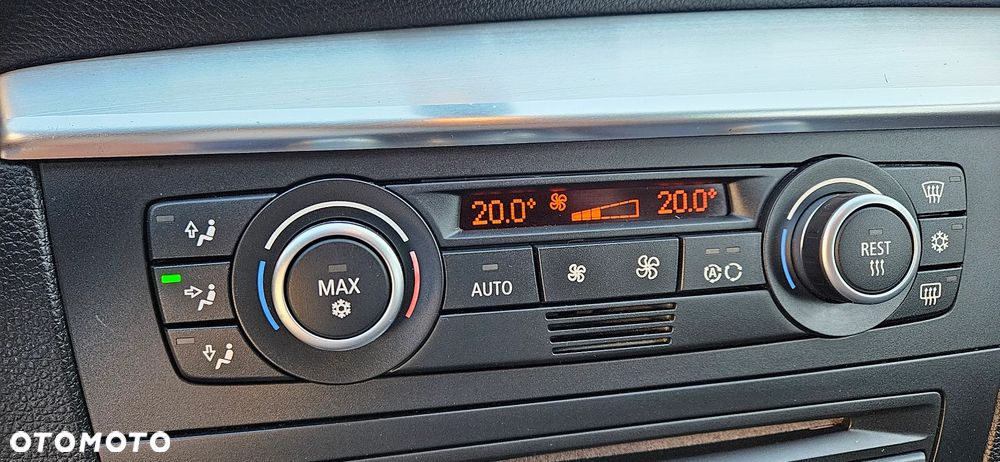 BMW Seria 1 118d - 24