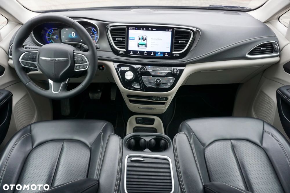 Chrysler Pacifica - 20