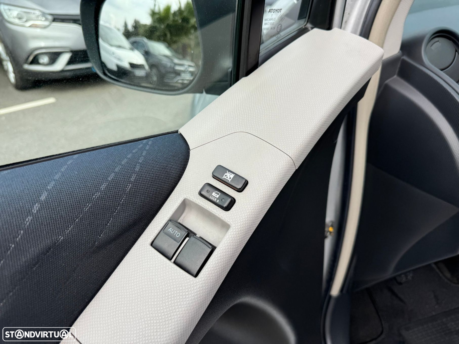 Toyota Yaris 1.4 D-4D AC+VSC - 16