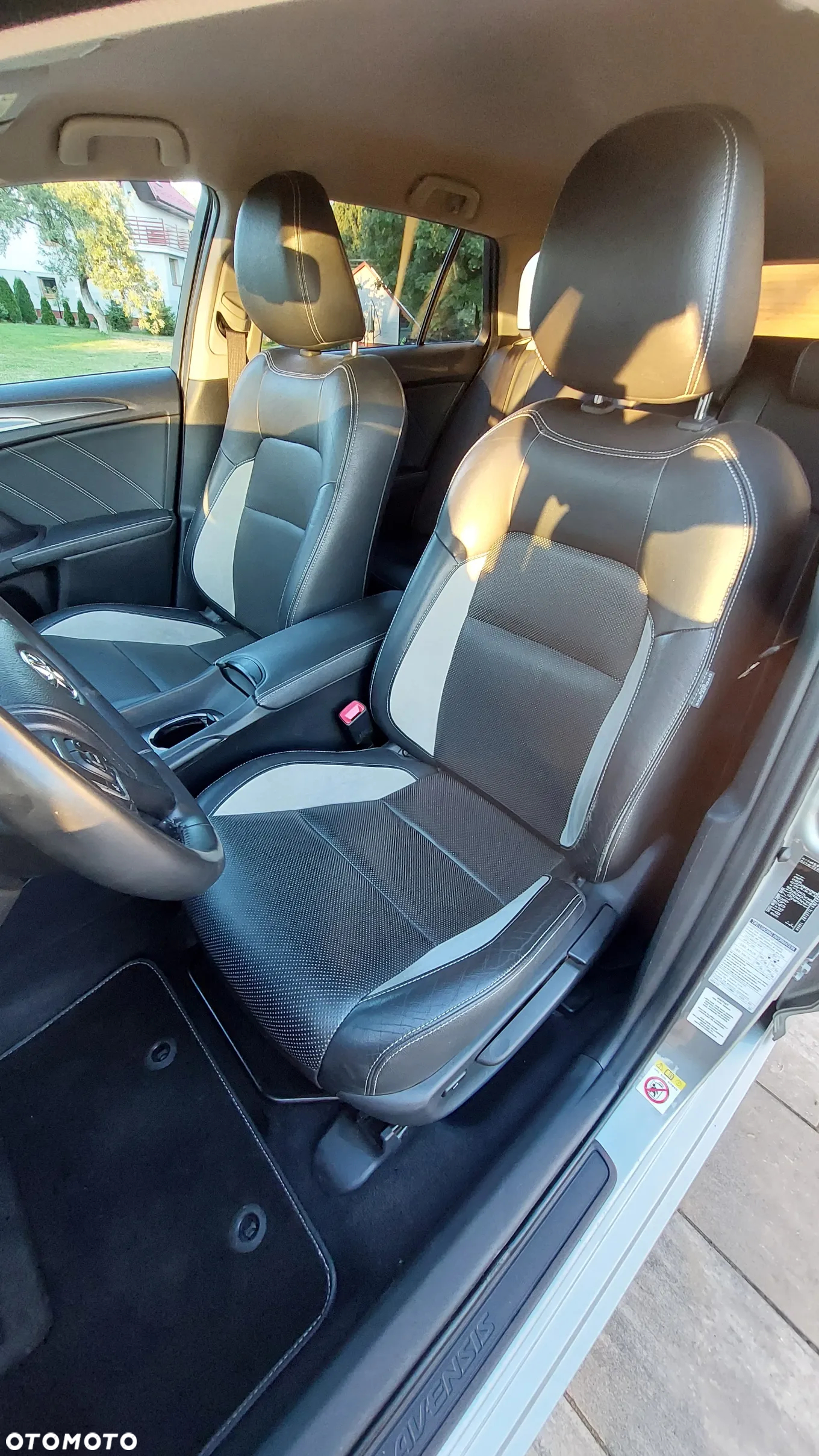 Toyota Avensis - 13