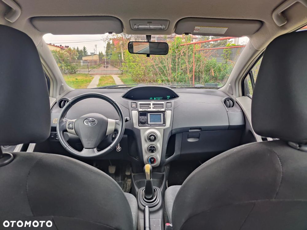 Toyota Yaris 1.3 VVT-i Executive - 8