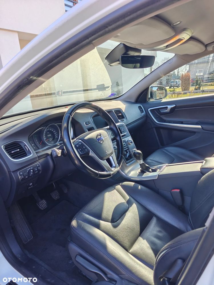 Volvo V60 D3 Momentum - 13