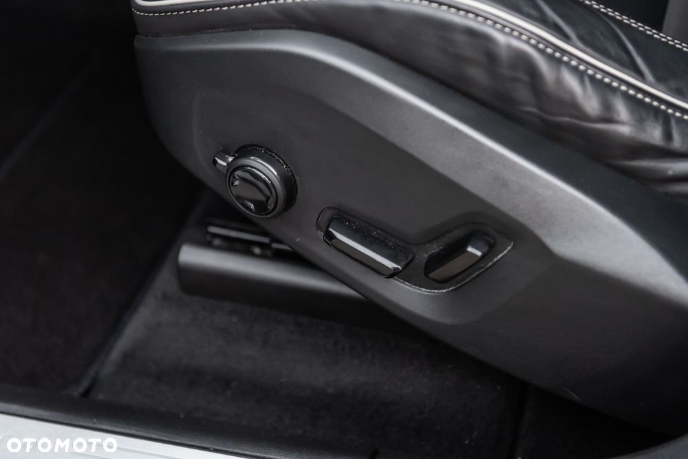 Volvo XC 60 B4 D Geartronic RDesign - 16
