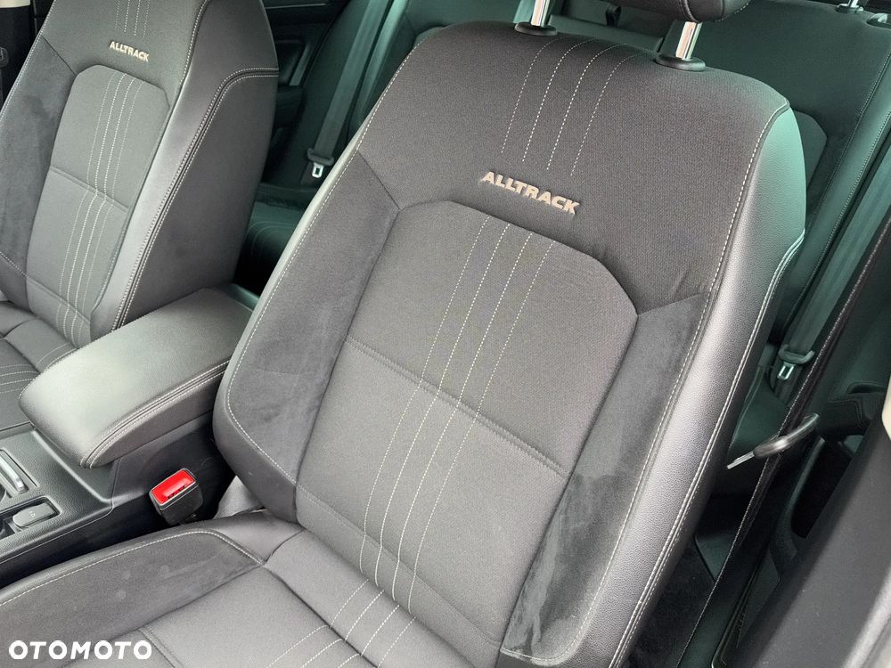 Volkswagen Passat Alltrack 2.0 TDI SCR 4Motion DSG - 33