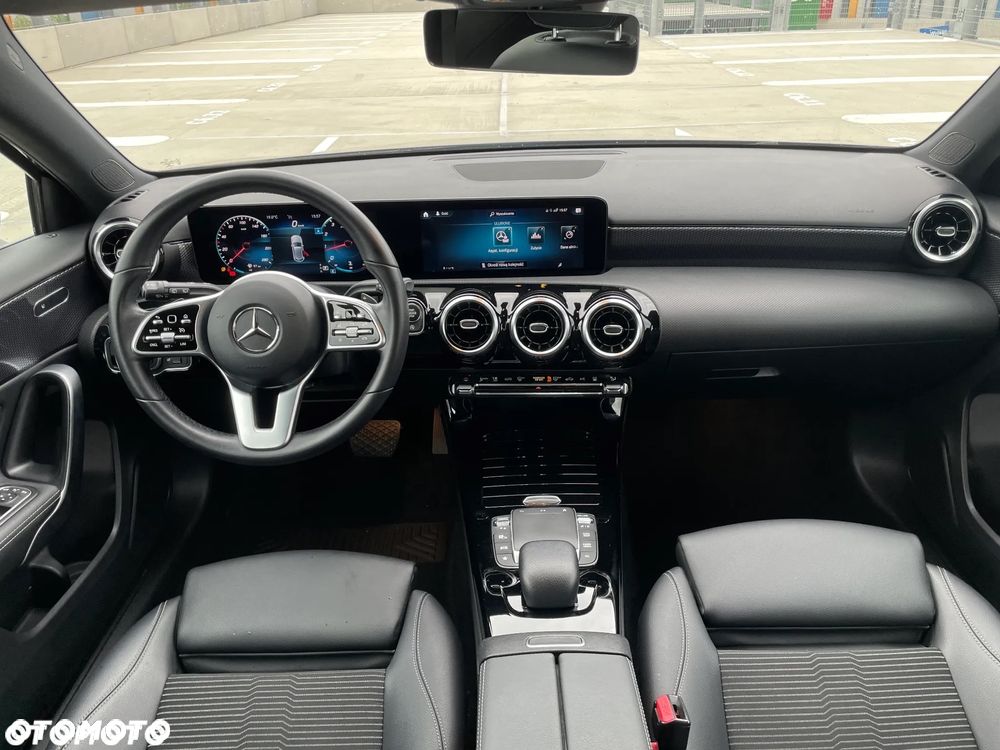 Mercedes-Benz Klasa A 180 Progressive 7G-DCT - 24