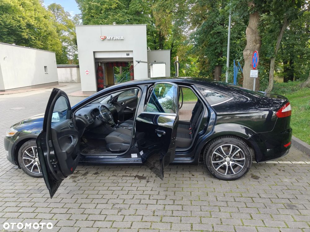 Ford Mondeo 2.0 TDCi Ghia - 13