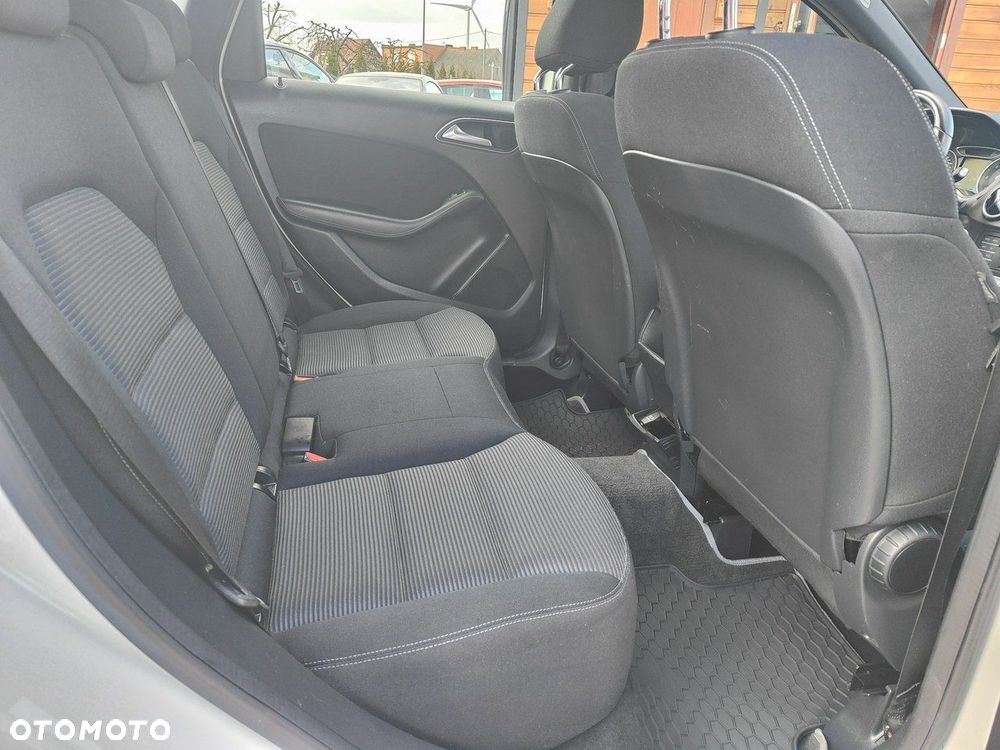 Mercedes-Benz Klasa B 180 d 7G-DCT Edition - 25