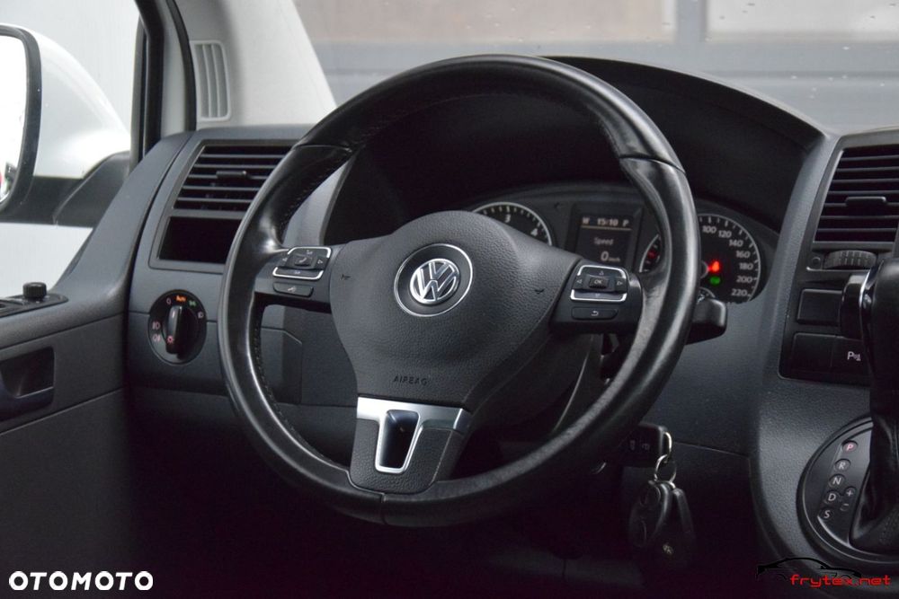 Volkswagen Caravelle - 27