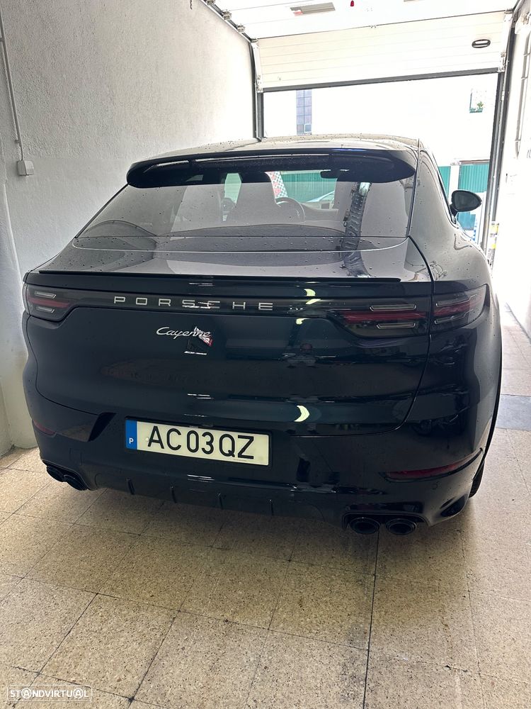 Porsche Cayenne Coupé E-Hybrid - 16
