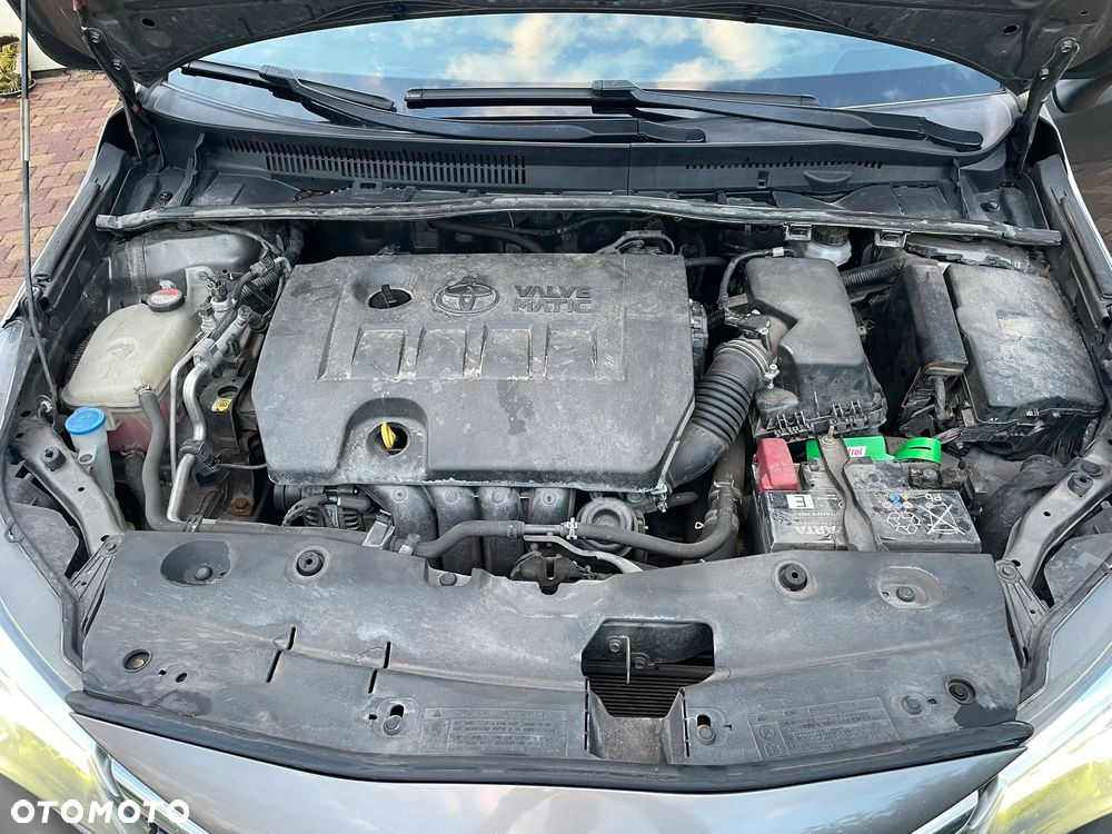 Toyota Avensis 1.8 Premium MS - 21