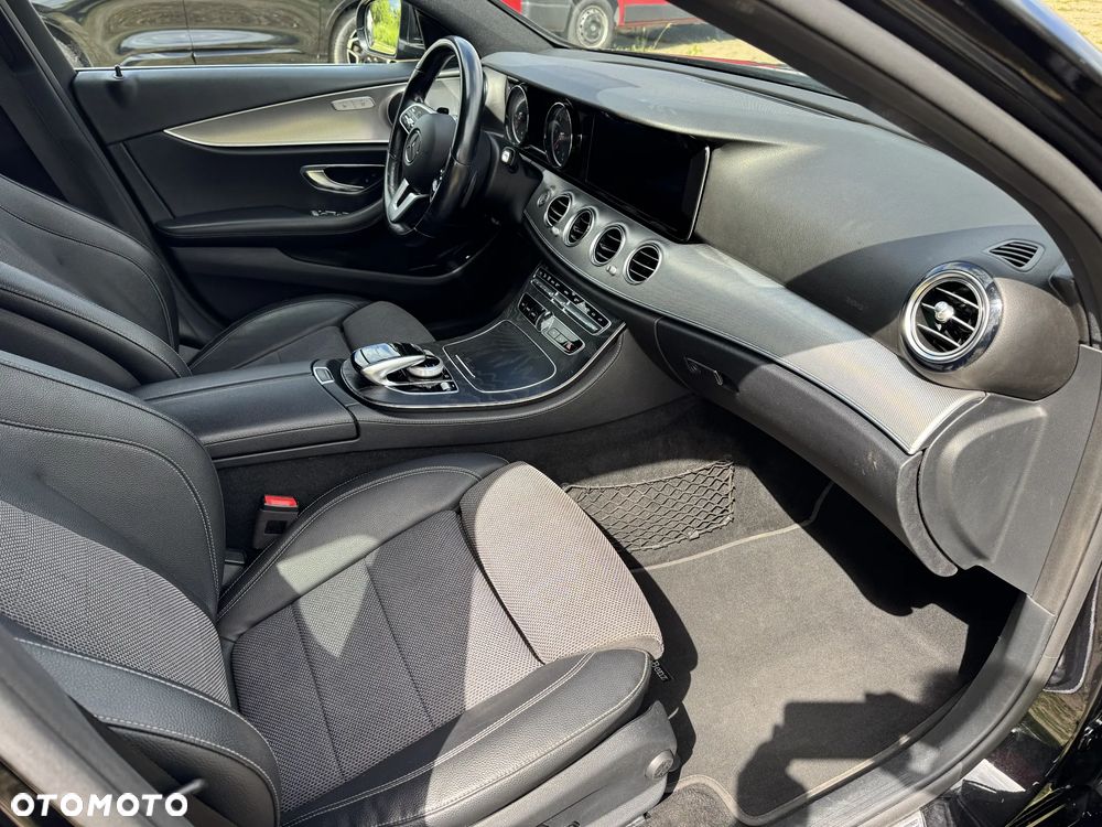 Mercedes-Benz Klasa E 220 d 4-Matic Business Edition 9G-TRONIC - 11