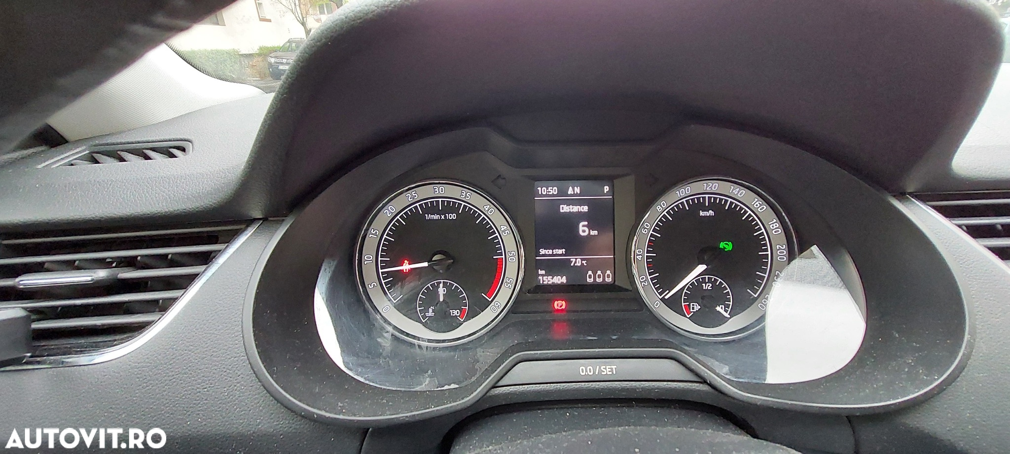 Skoda Octavia Combi Diesel 2.0 TDI 4X4 DSG Scout - 9