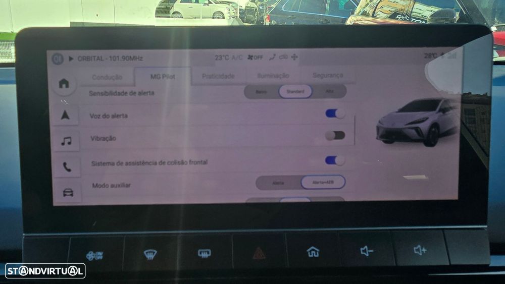 MG MG4 64 kWh Luxury - 26