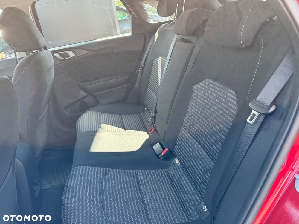 Kia Ceed 1.5 T-GDI M - 18