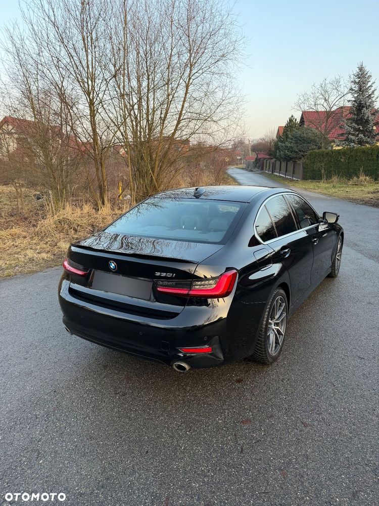 BMW Seria 3 330i Sport Line - 15