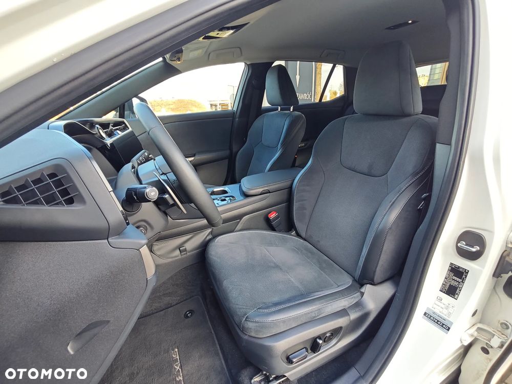 Lexus RZ 450e Omotenashi DIRECT4 - 11
