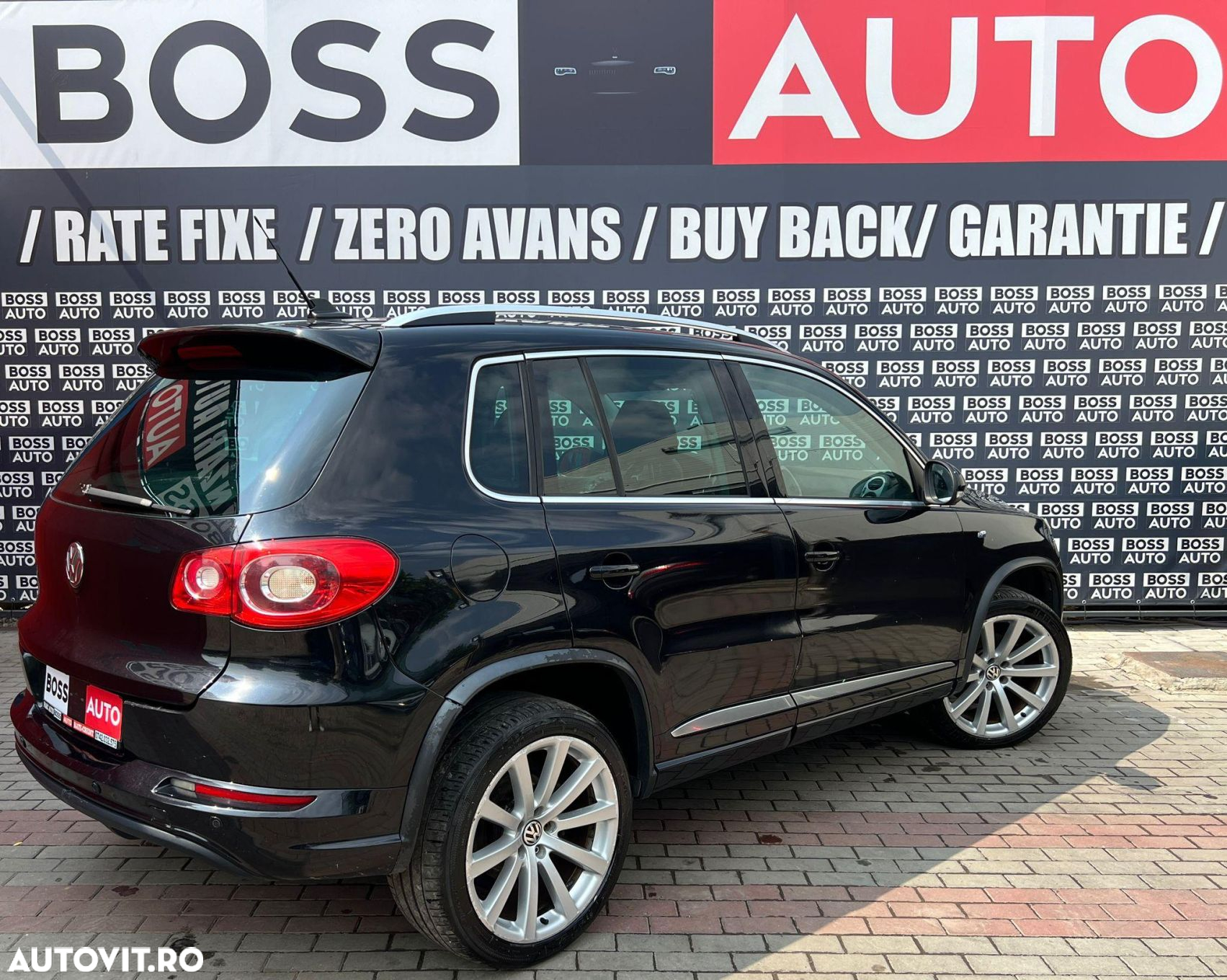 Volkswagen Tiguan - 4