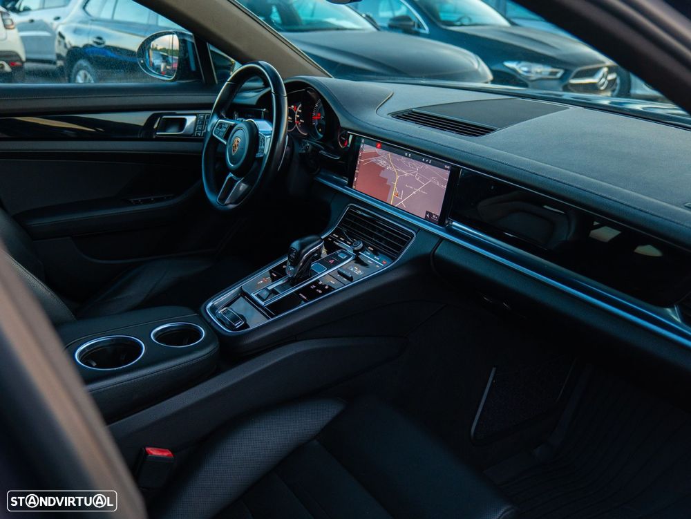 Porsche Panamera 4 Executive - 37