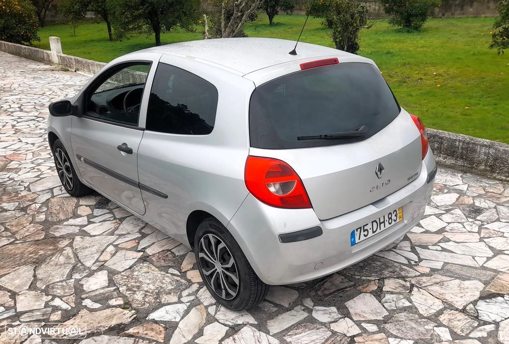 Renault CLIO 1.5 DCI - 4