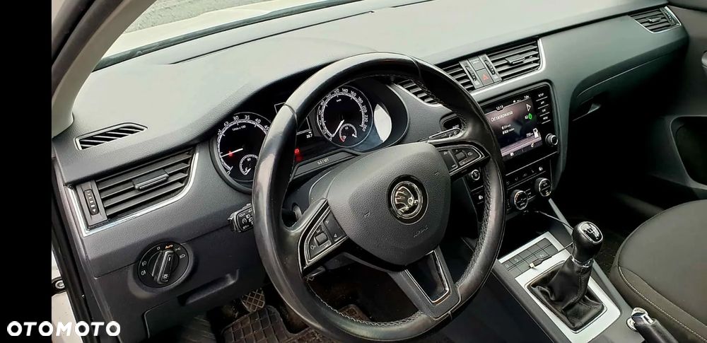 Skoda Octavia 1.6 TDI SCR Ambition - 9