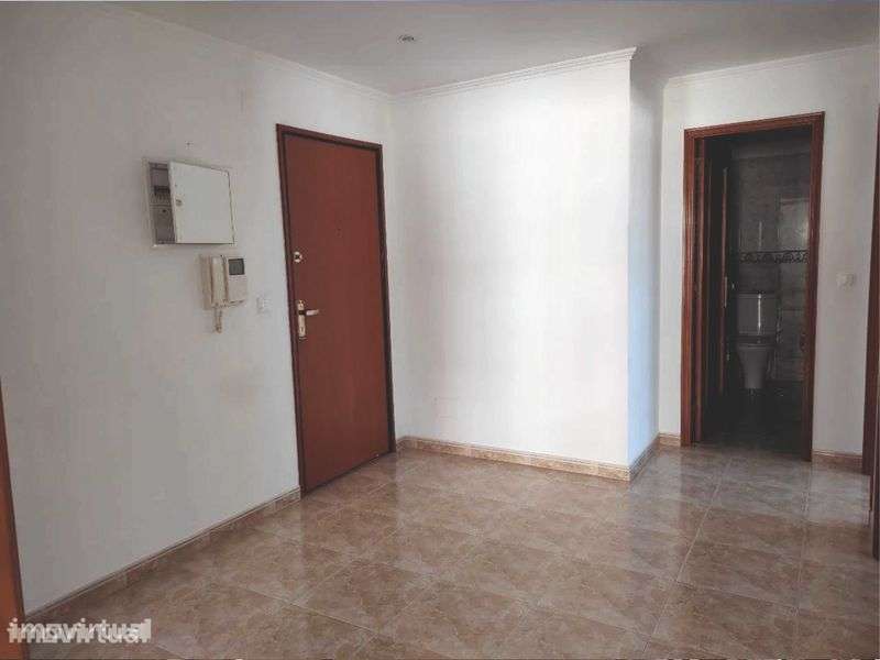 ARRENDA – T2 c/ arrecadação na Quinta da Marialva – Corroios - Grande imagem: 2/6