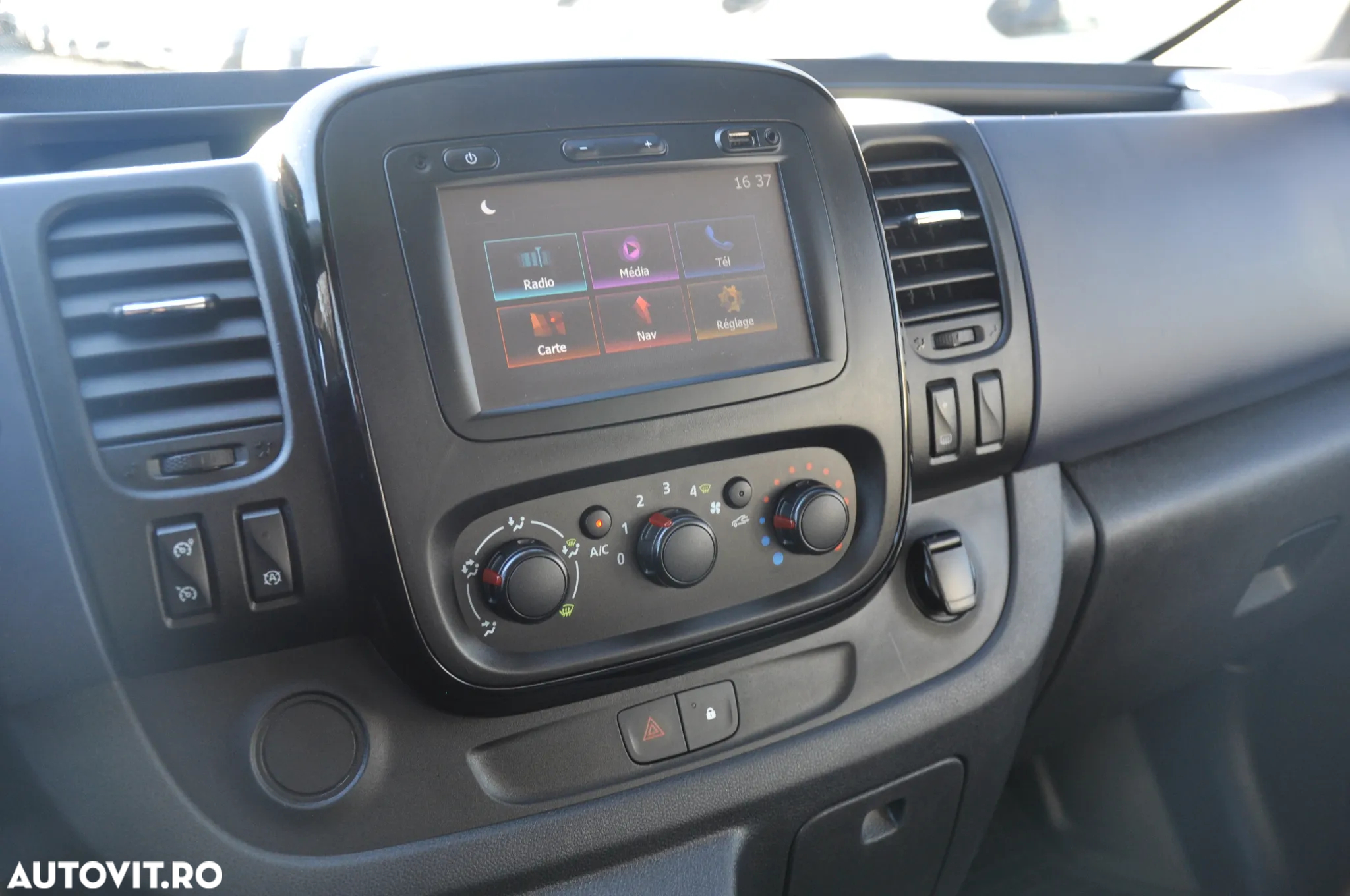 Opel Opel Vivaro L2H1 9 Locuri - 17
