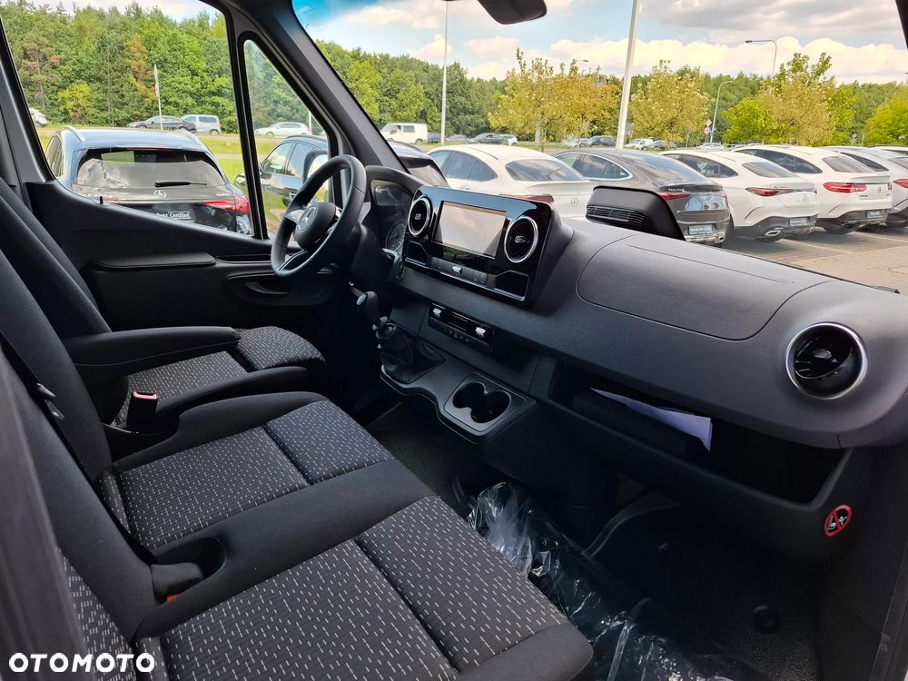 Mercedes-Benz Sprinter 317 CDI Furgon PRO długi 4325 mm L3H2 - 19