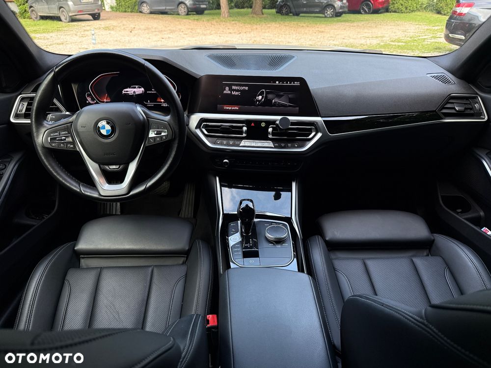 BMW Seria 3 330i xDrive - 20