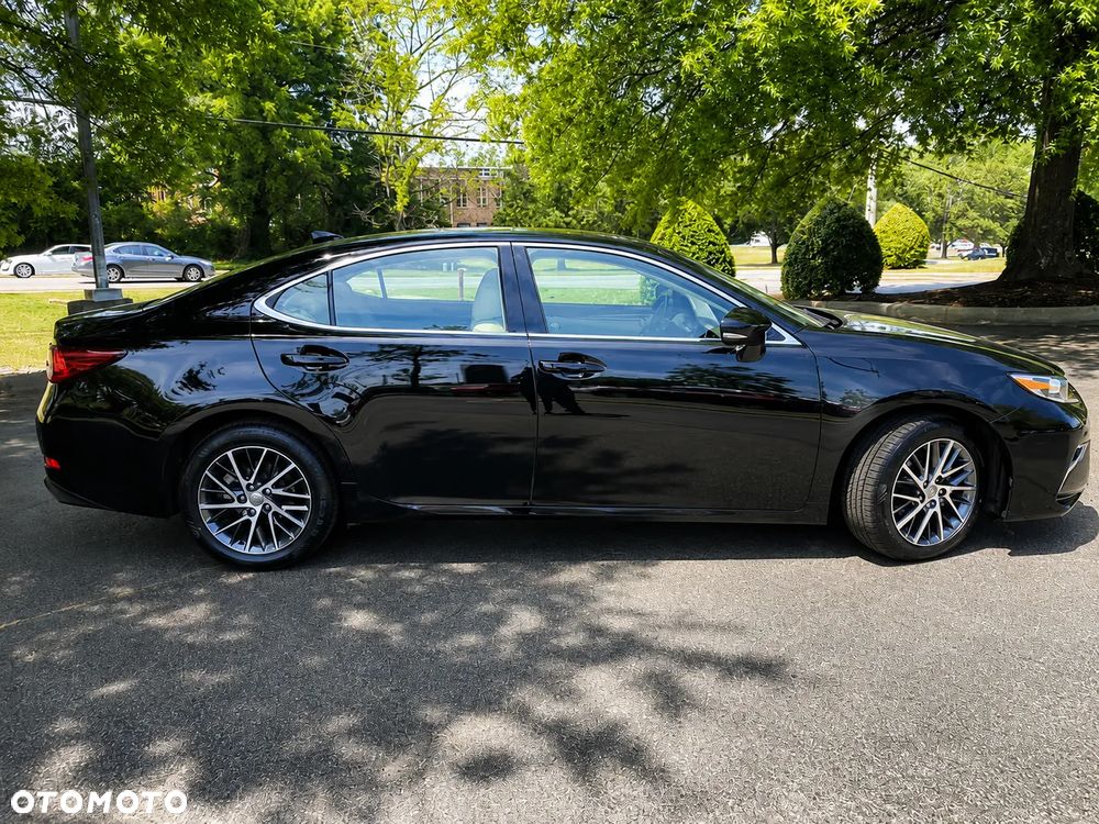 Lexus ES - 3