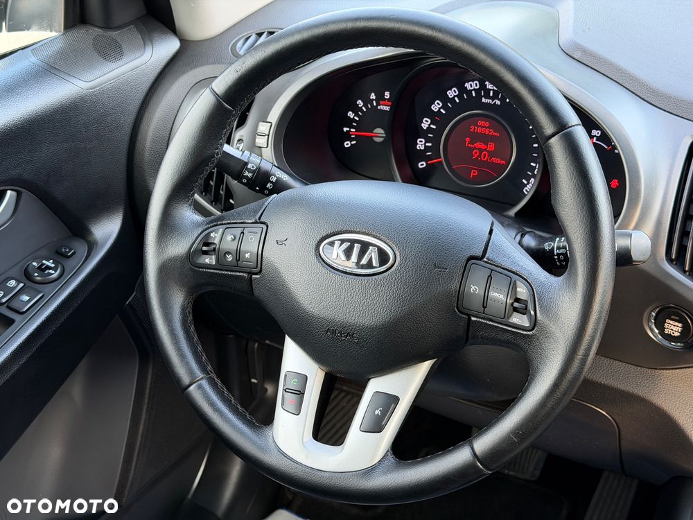 Kia Sportage 2.0 CRDI 4WD Automatik Vision - 32