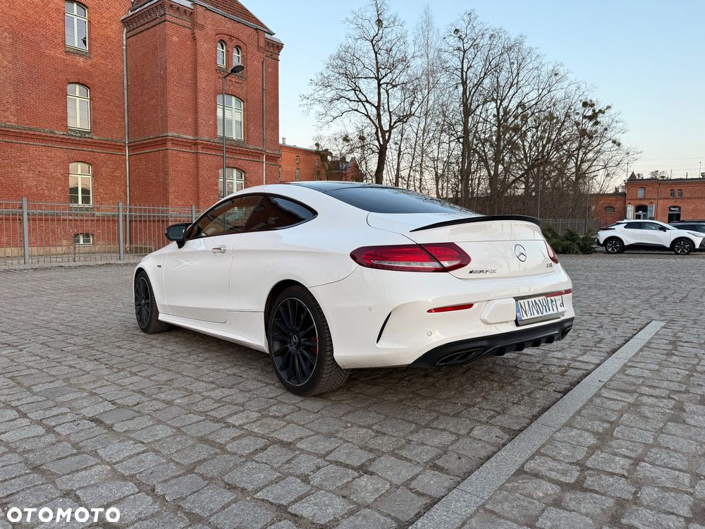 Mercedes-Benz Klasa C AMG 43 4Matic 9G-TRONIC Night Edition - 13