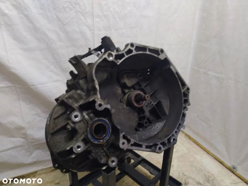 Skrzynia biegów Opel Astra J 1.7 cdti A17DTR - 3