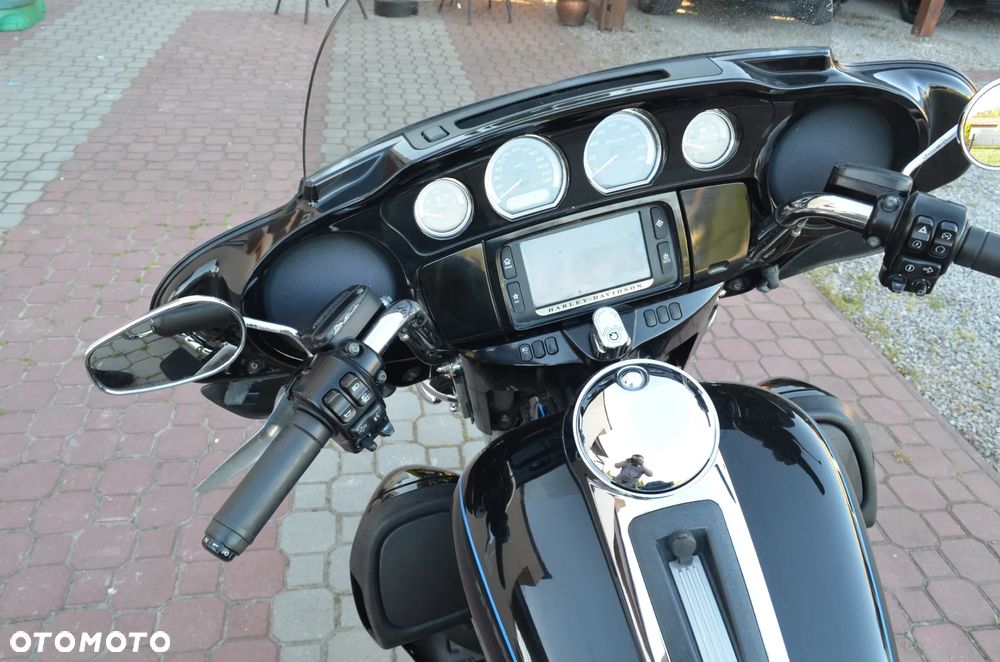 Harley-Davidson FLH Electra Glide - 20
